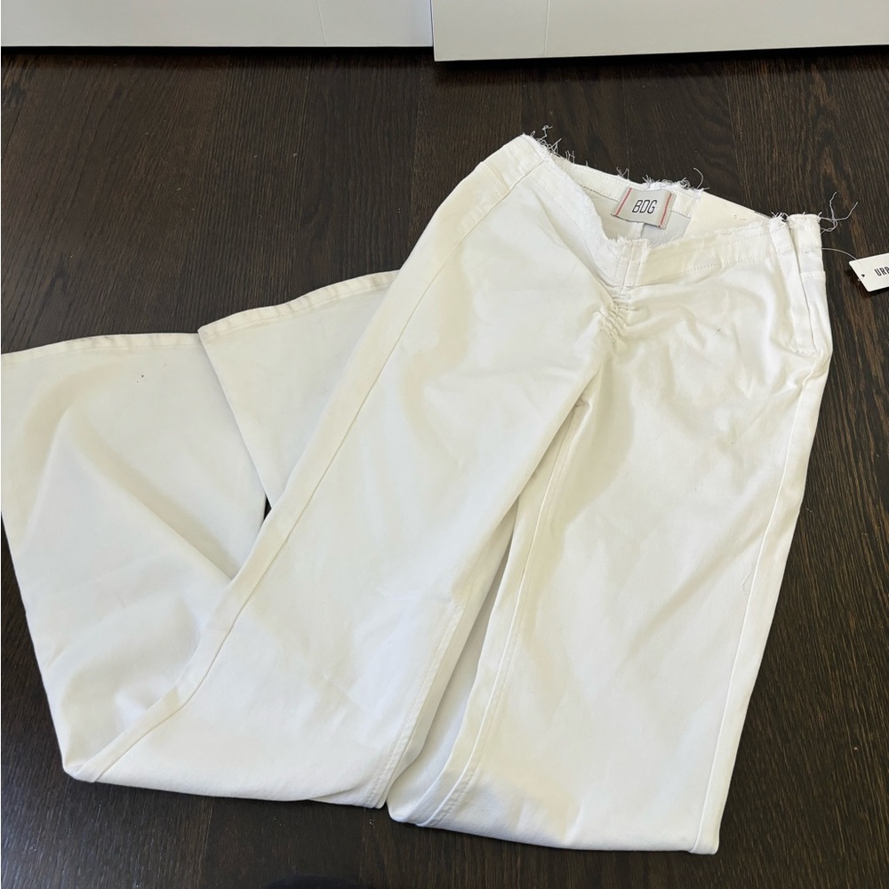 WHITE LOW WAIST FLARE JEANS